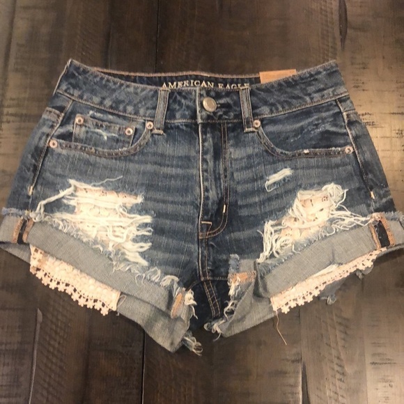 NEW AEO Distressed High Rise Embroidered Festival 100% Cotton Size 2 Jean Shorts - Picture 3 of 16